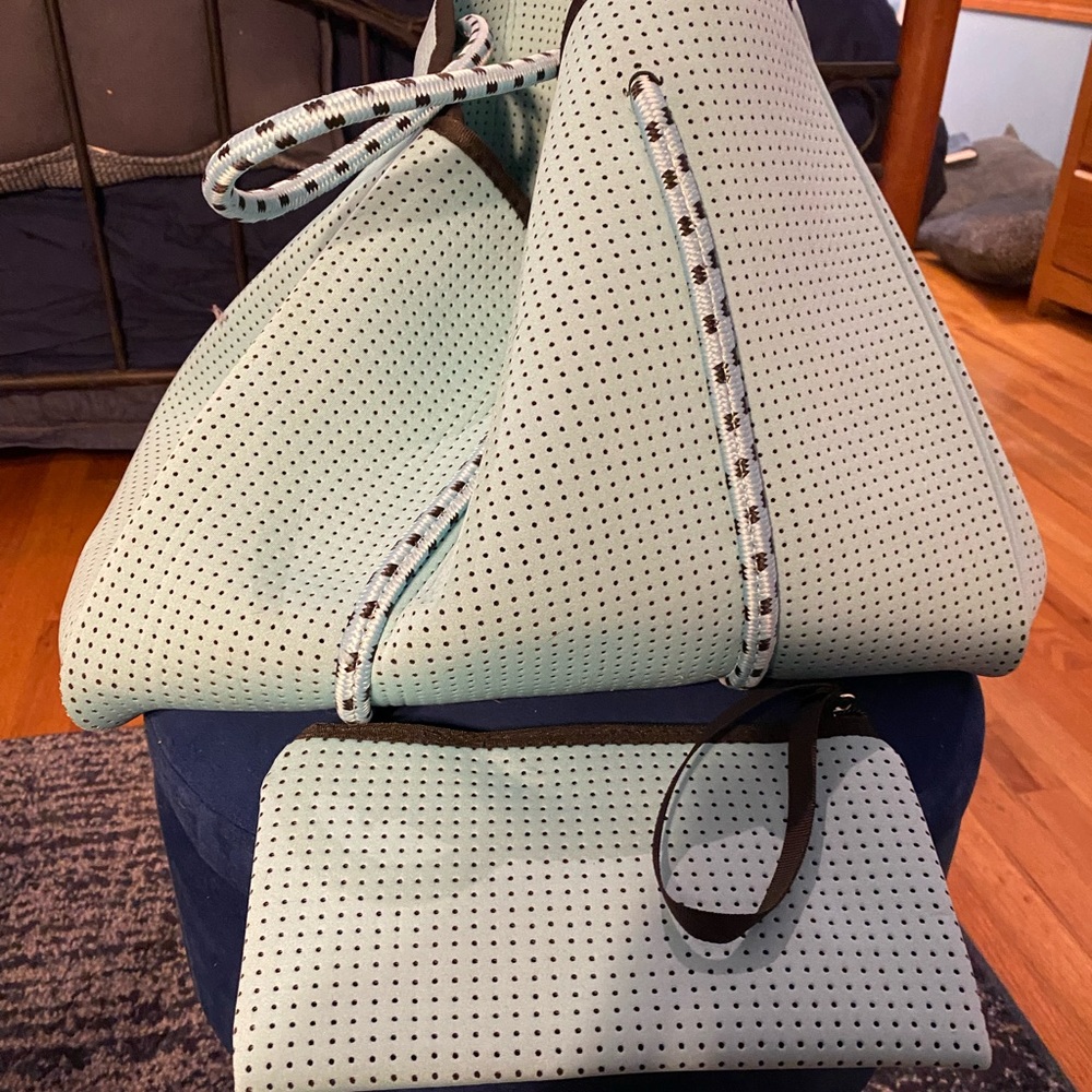 Neoprene tote in light blue new no tag